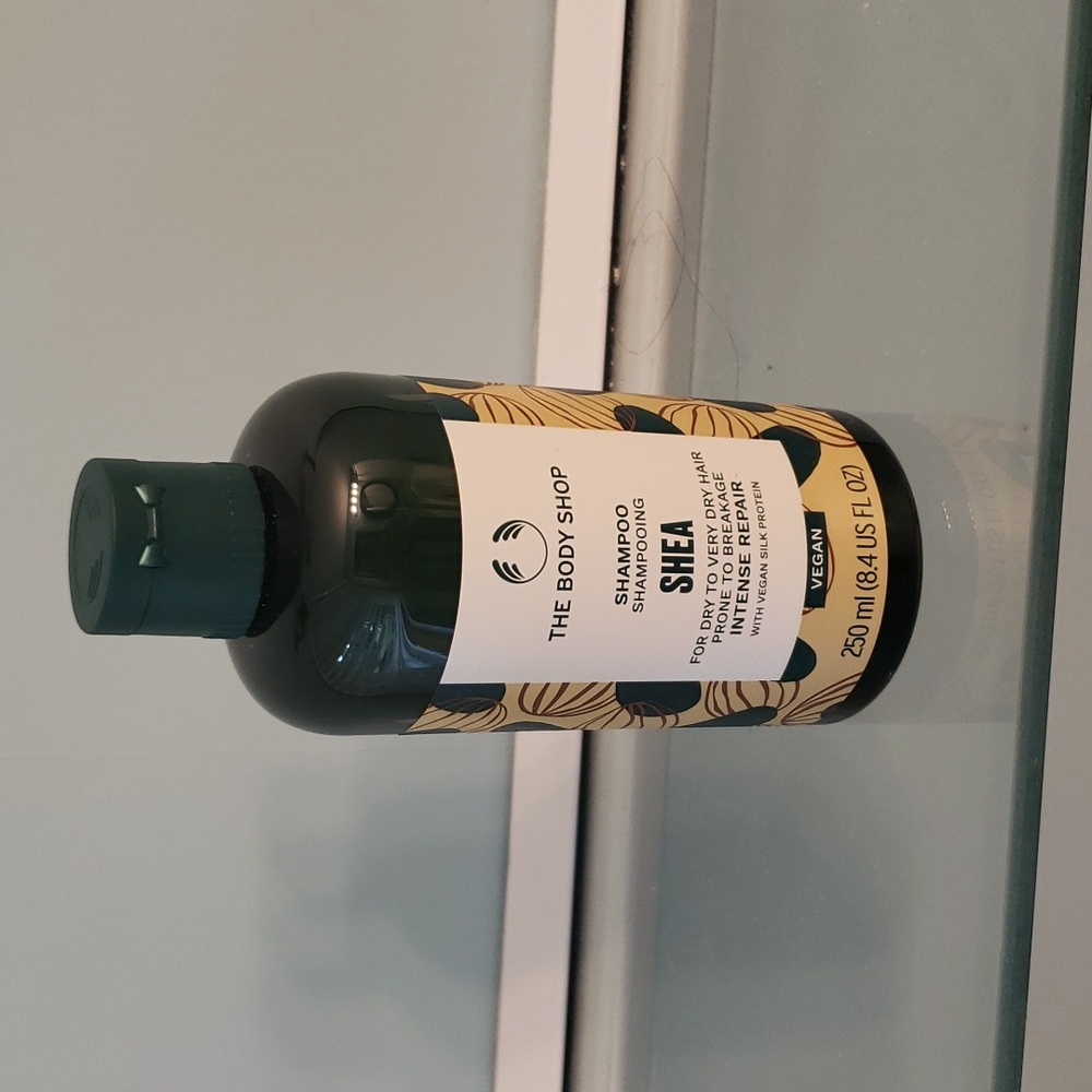 SHEA SHAMPOO FOR INTENSE REPAIR OF DRY HAIR